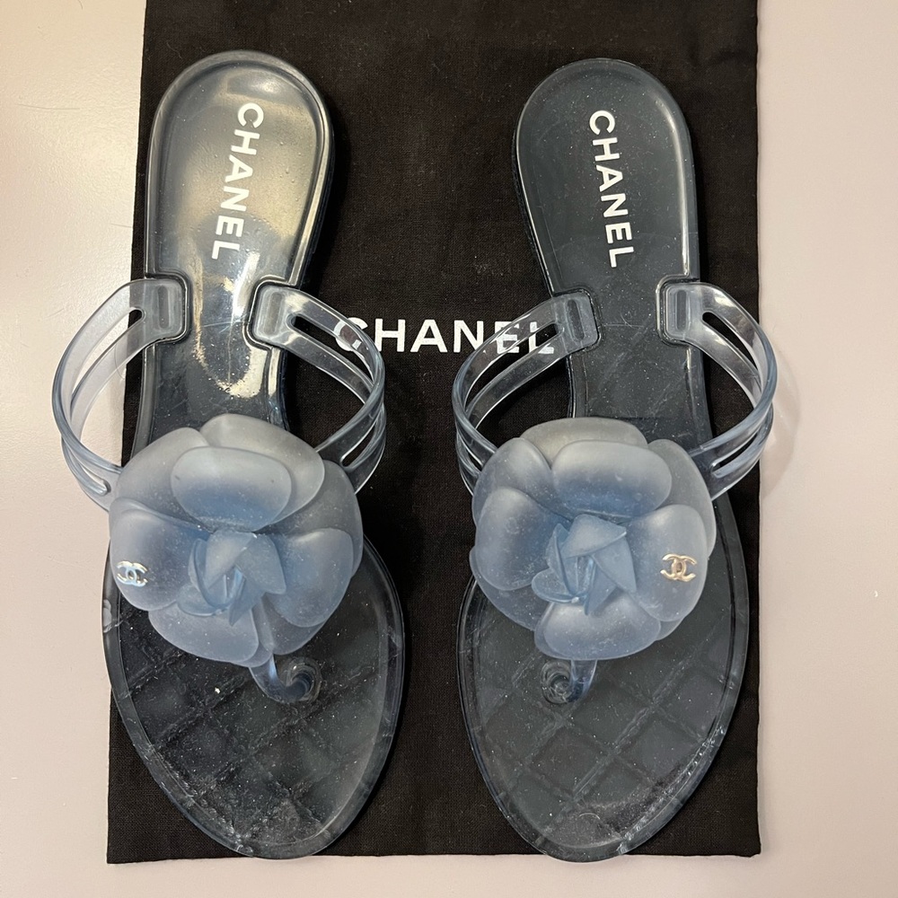 Chanel 💯 authentic jelly sandals